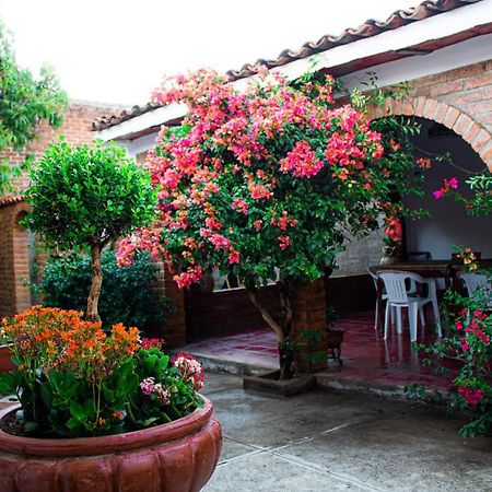 Villa Flores, Casa En El Centro De Маскота Екстериор снимка