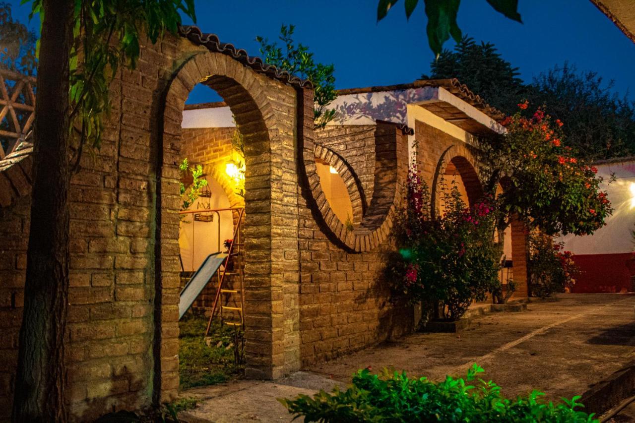 Villa Flores, Casa En El Centro De Маскота Екстериор снимка