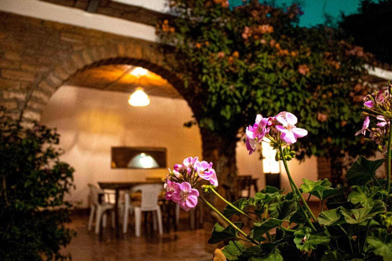 Villa Flores, Casa En El Centro De Маскота Екстериор снимка