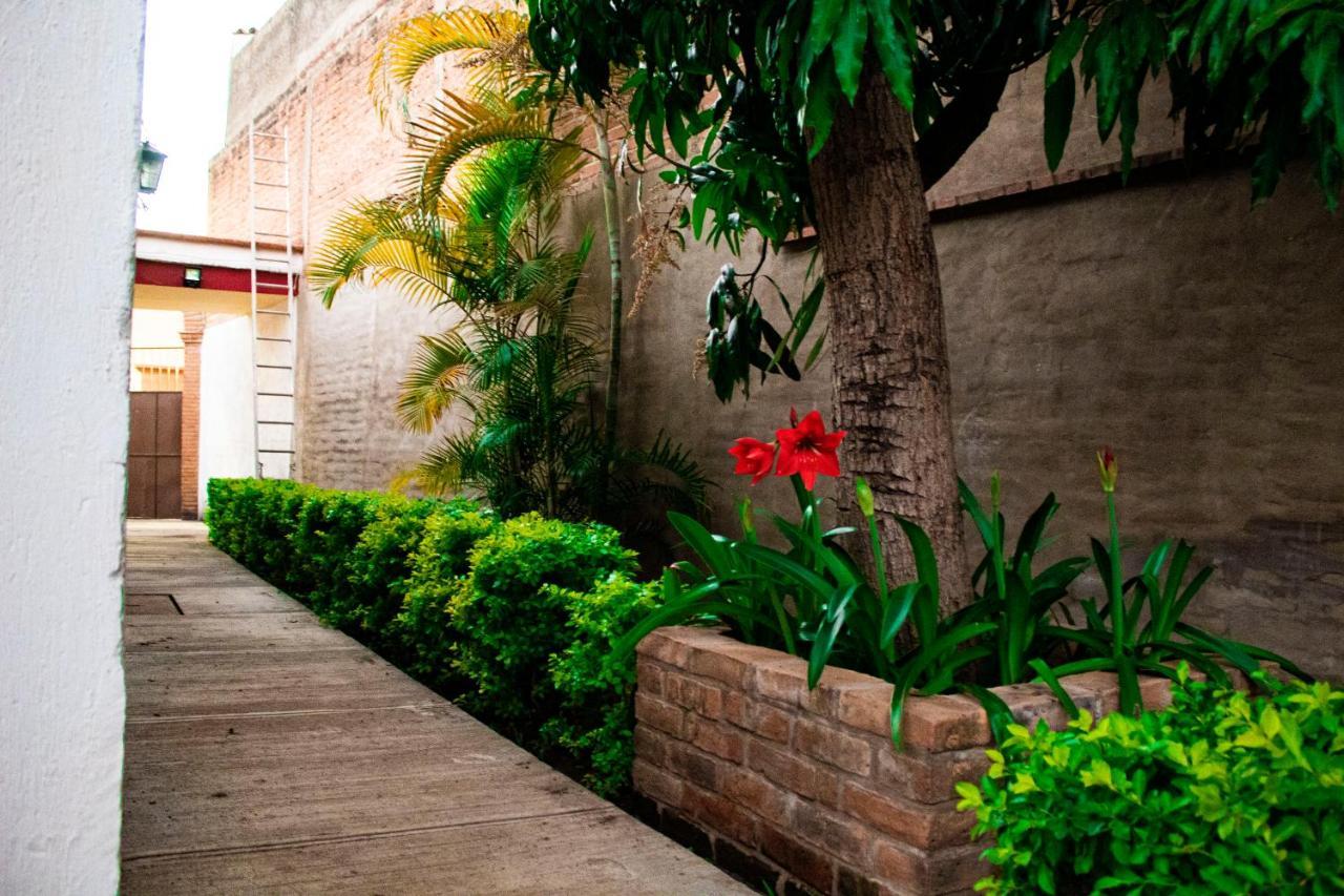 Villa Flores, Casa En El Centro De Маскота Екстериор снимка
