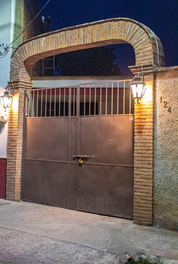 Villa Flores, Casa En El Centro De Маскота Екстериор снимка