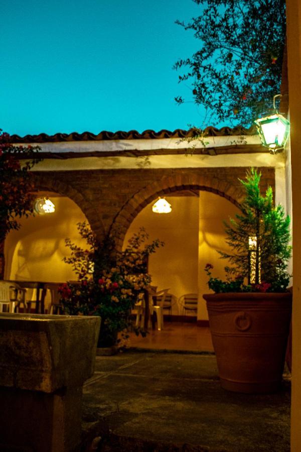 Villa Flores, Casa En El Centro De Маскота Екстериор снимка
