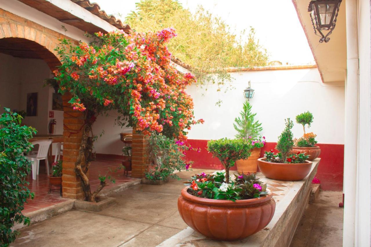 Villa Flores, Casa En El Centro De Маскота Екстериор снимка