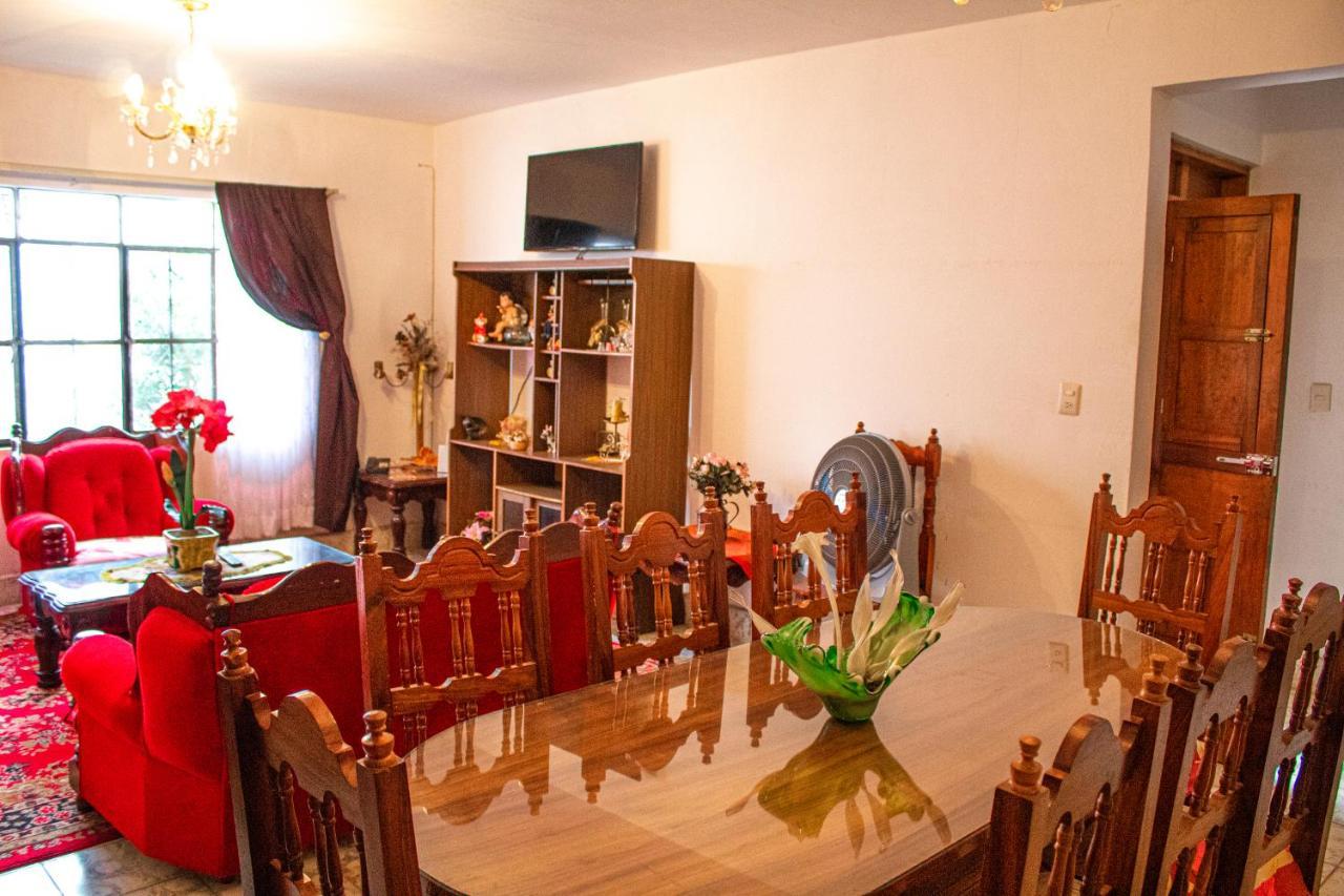 Villa Flores, Casa En El Centro De Маскота Екстериор снимка