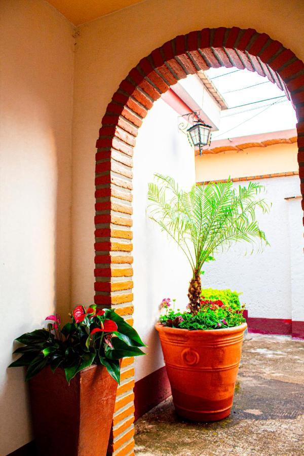 Villa Flores, Casa En El Centro De Маскота Екстериор снимка