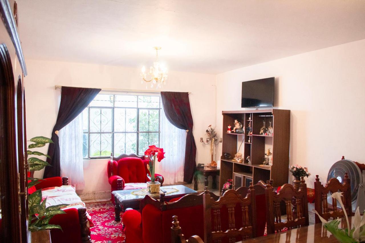 Villa Flores, Casa En El Centro De Маскота Екстериор снимка