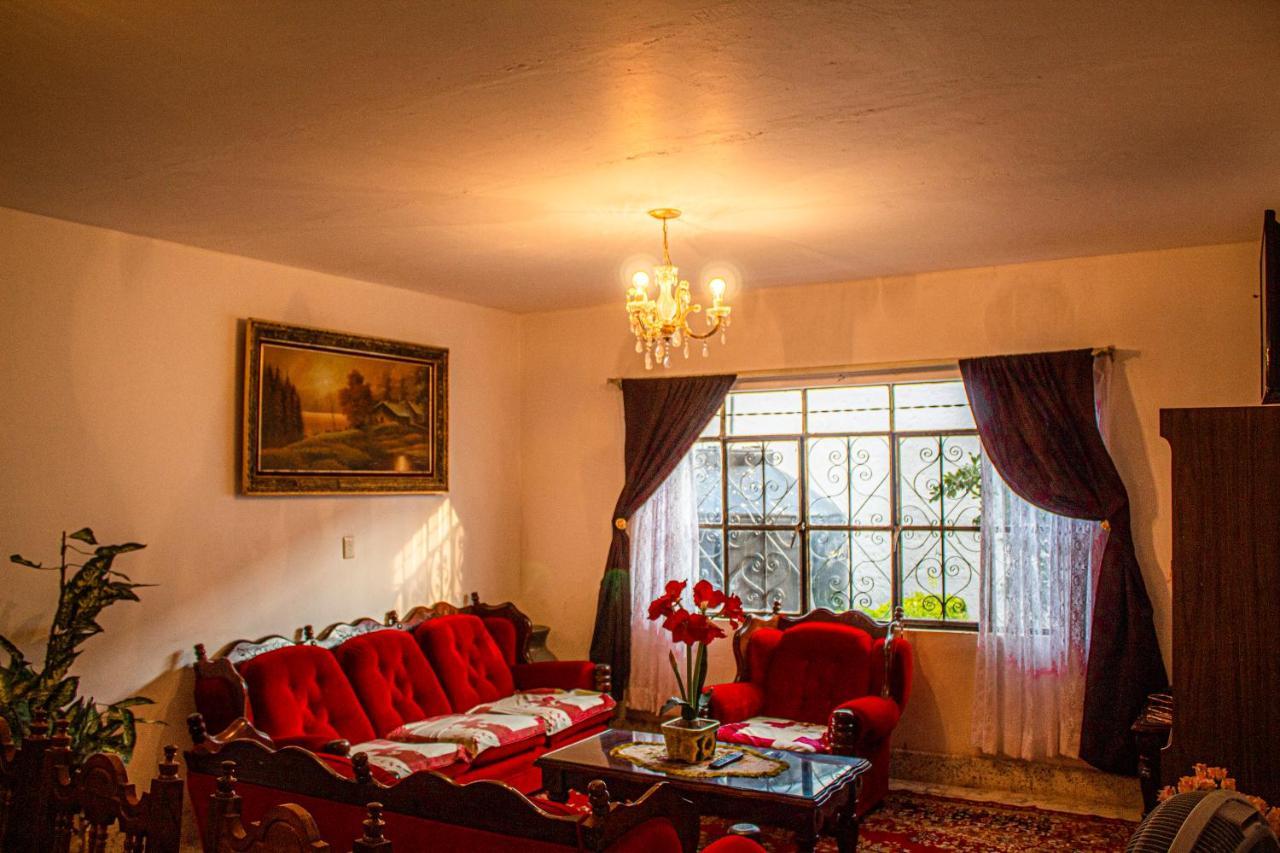 Villa Flores, Casa En El Centro De Маскота Екстериор снимка